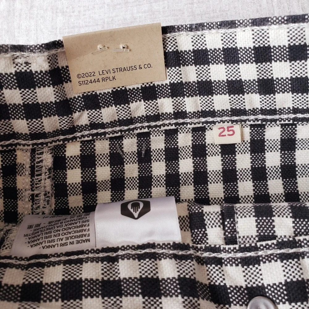 🆕️Levi's Plaid Checker Print Black Gray White Cotton A-Line Skirt SZ 25 - Picture 5 of 11